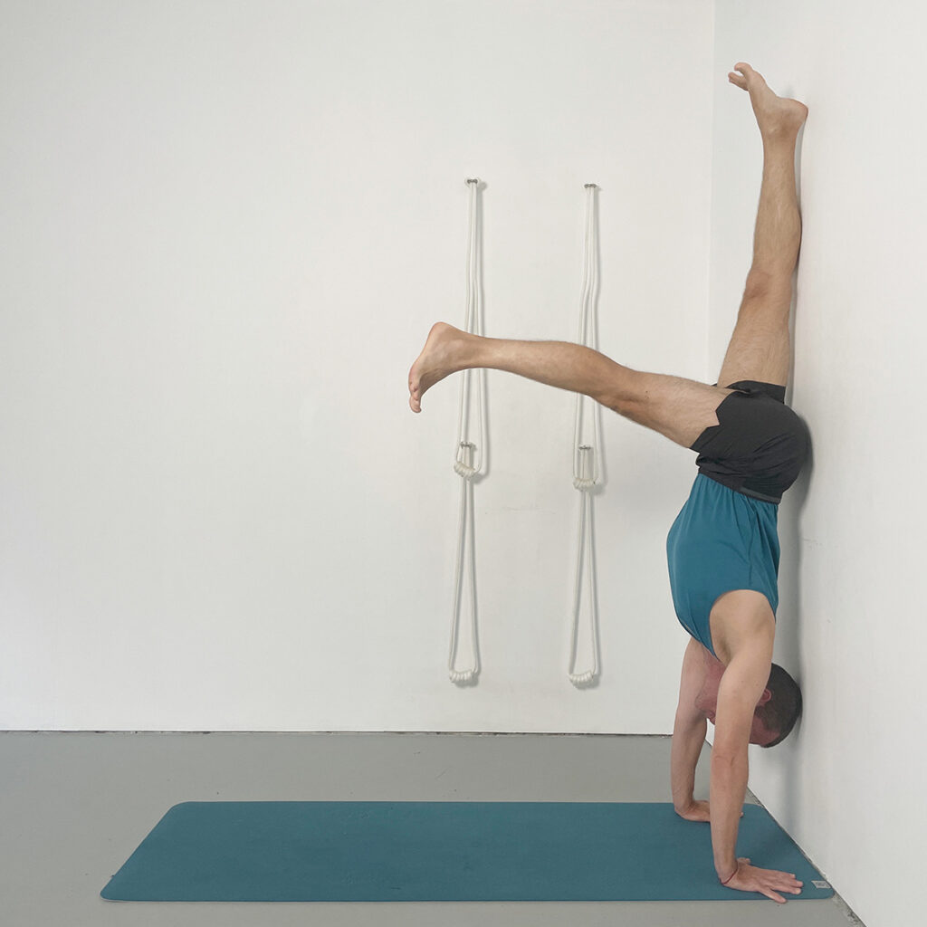 Handstand Entry (Adho Mukha Vrksasana) – Kicking to the Wall