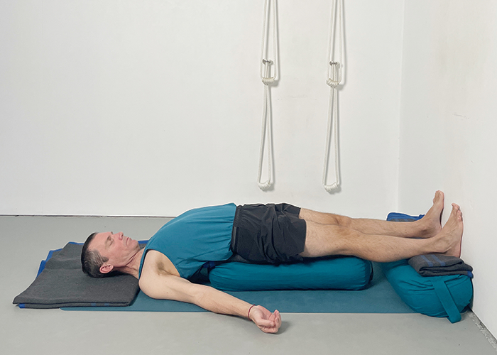 yoga poses for better sleep