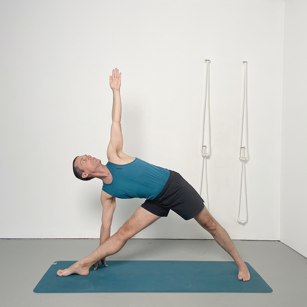 trikonasana
