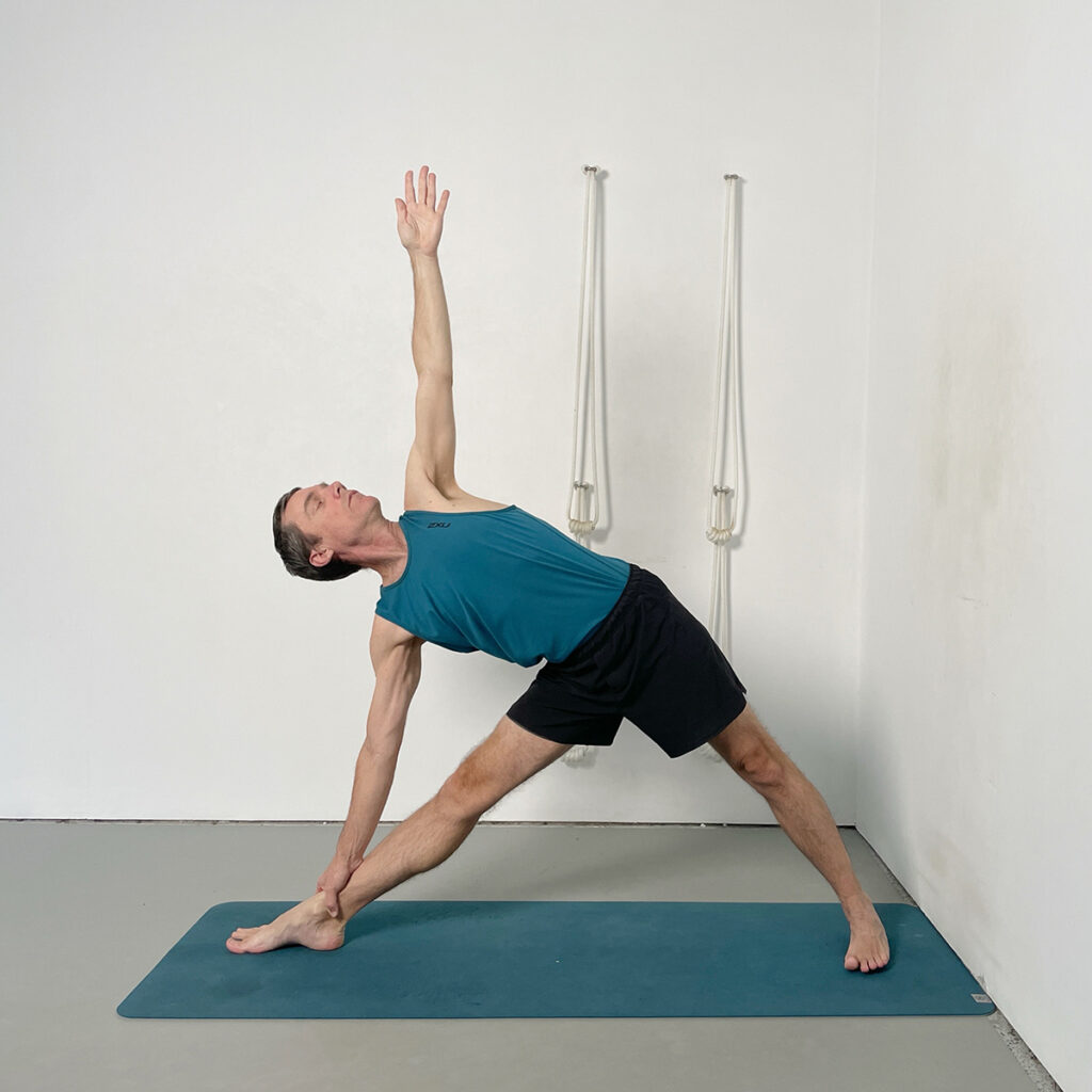 trikonasana 